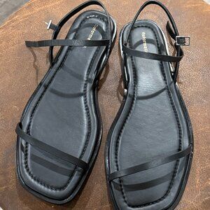 Reformation Lake Flat Sandal Black - Size 9.5
